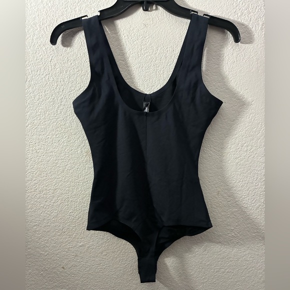 🆕 PINSY Scoop Tank Hourglass Shapewear Thong
Bodysuit Black S🆕 - Picture 4 of 13